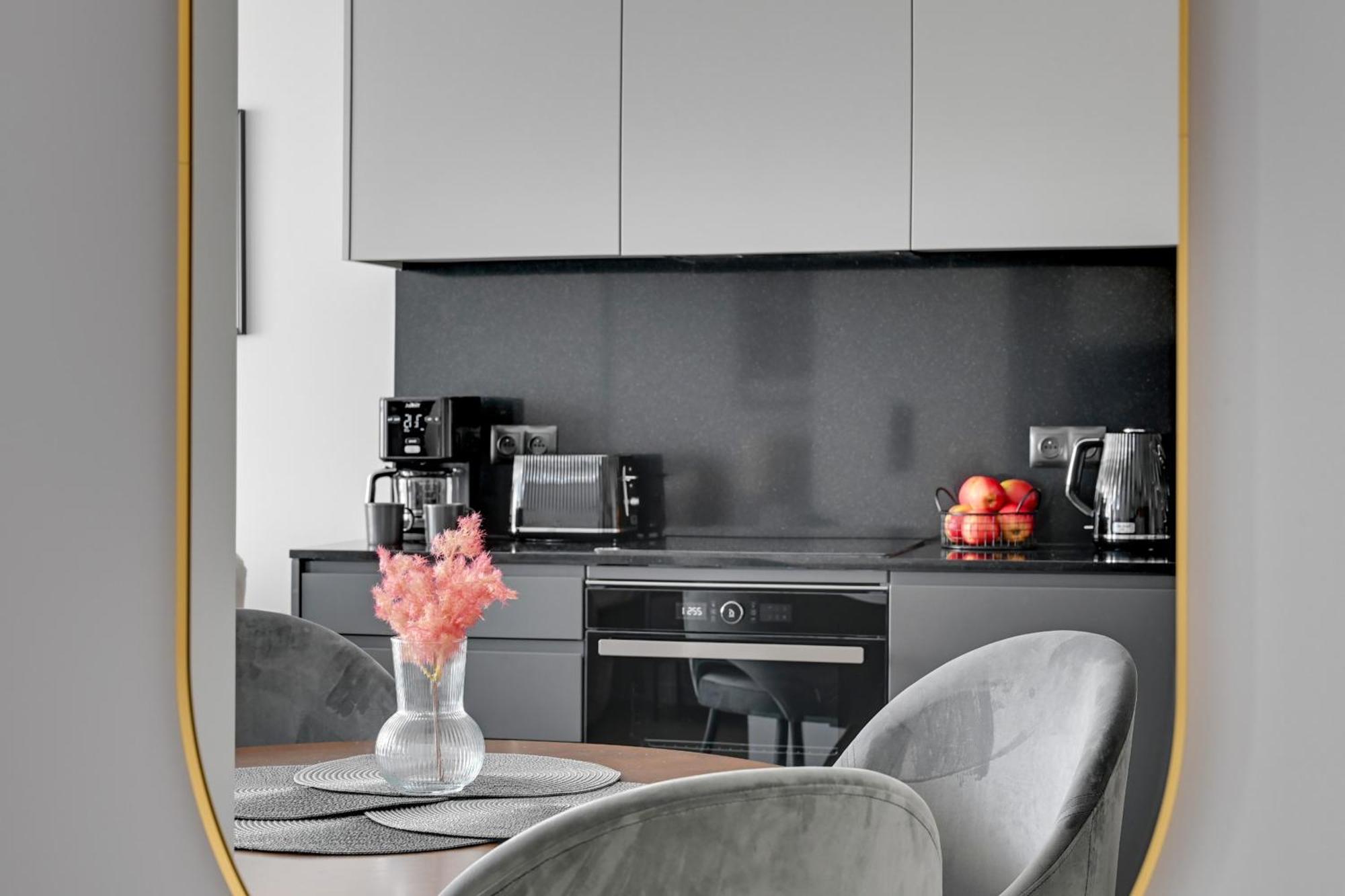 Scala 60K City Center Apartments With Parking By Lion Apartments Гданськ Екстер'єр фото